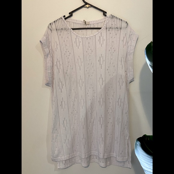 Rip Curl Tops - 🌻Rip curl white long patterned top
